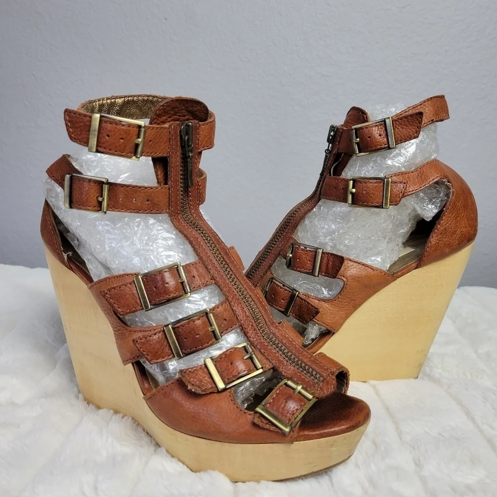 CYNTHIA VINCENT // jagger wooden platform leather gladiator wedge heels